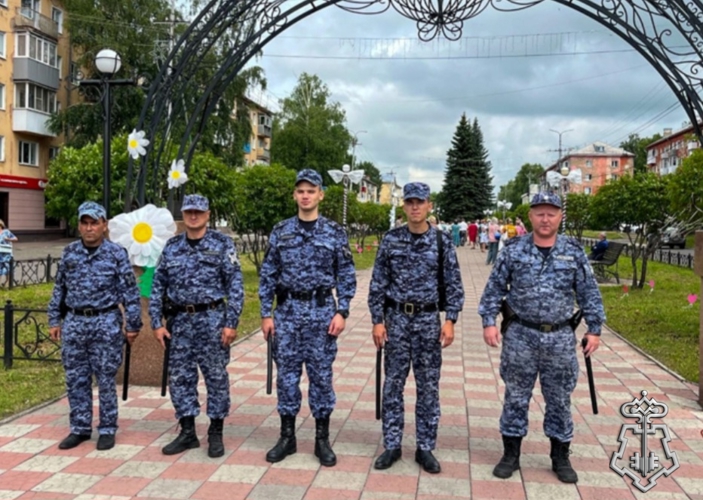 Росгвардия обеспечила безопасность кузбассовцев во время празднования Дня семьи любви и верности