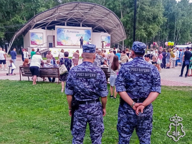 Росгвардия обеспечила безопасность кузбассовцев во время празднования Дня семьи любви и верности