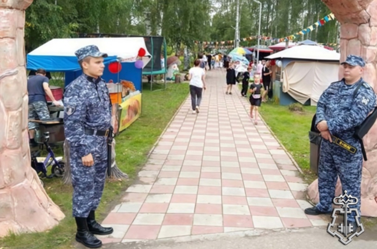 Сотрудники Росгвардии обеспечили общественную безопасность в Кузбассе в День металлурга