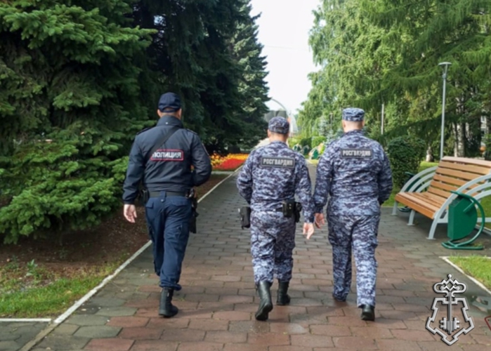 Сотрудники Росгвардии обеспечили безопасность граждан в День ВДВ в городах Кузбасса