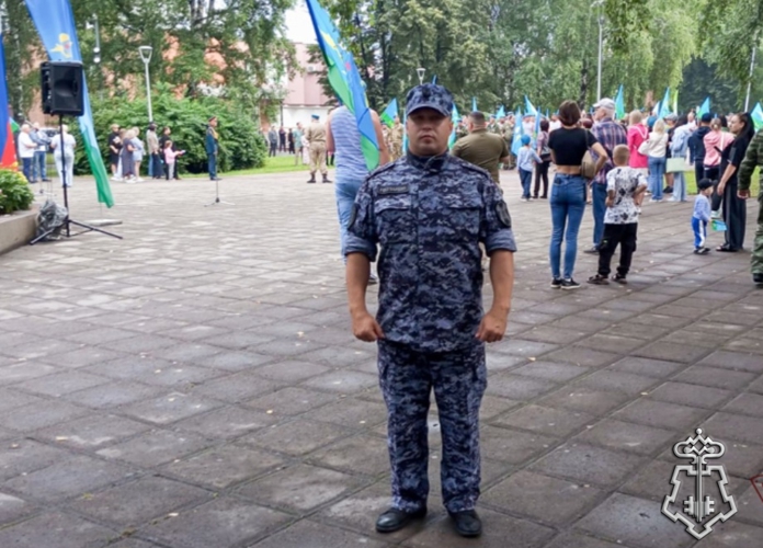 Сотрудники Росгвардии обеспечили безопасность граждан в День ВДВ в городах Кузбасса