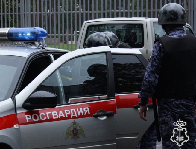 Росгвардейцы защитили прокопчанку от агрессивного сожителя