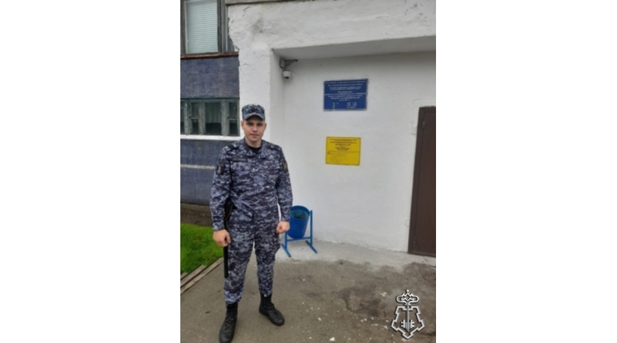 Росгвардия обеспечила охрану правопорядка в образовательных учреждениях Кузбасса в День знаний