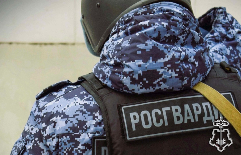 Росгвардейцы задержали напавшего на посетителя бара дебошира