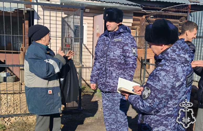 Юргинские росгвардейцы передали помощь в приют для животных