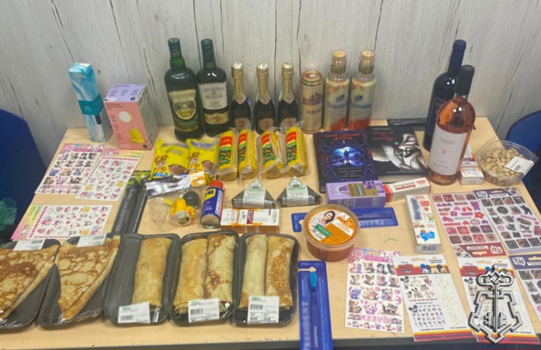 Росгвардейцы задержали кемеровчанку, попытавшуюся скрыться из магазина с неоплаченным товаром на сумму более 20 тысяч рублей