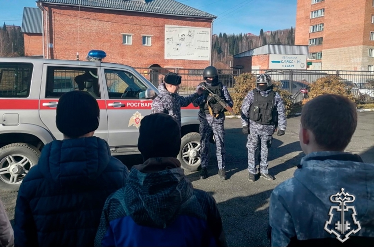 День открытых дверей для школьников прошёл в таштагольском филиале вневедомственной охраны Росгвардии