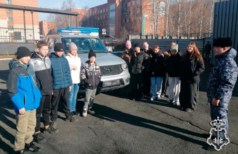 День открытых дверей для школьников прошёл в таштагольском филиале вневедомственной охраны Росгвардии