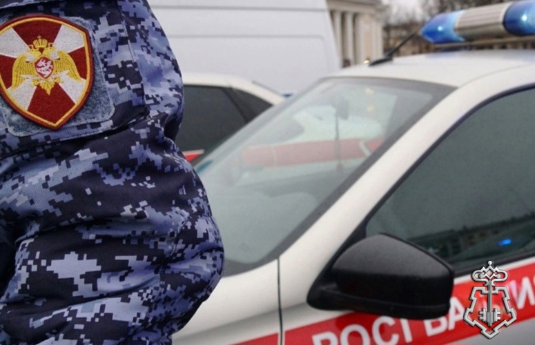 Росгвардейцы пресекли проникновение в частный дом
