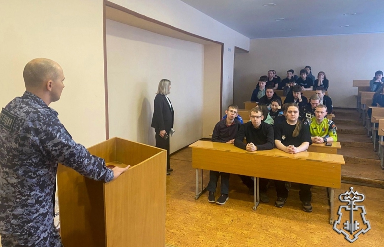 Росгвардейцы провели серию познавательных встреч с кузбасскими студента