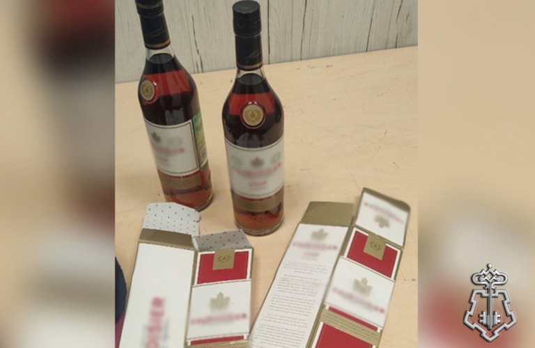 Росгвардейцы задержали кемеровчанина при попытке хищения дорогостоящего алкоголя