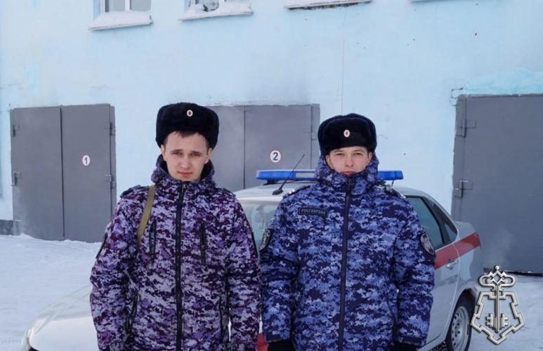 Росгвардейцы оказали помощь кузбассовцу при пожаре