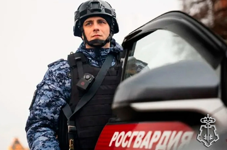 Росгвардейцы оперативно вмешались и защитили горожанку от агрессивного мужчины