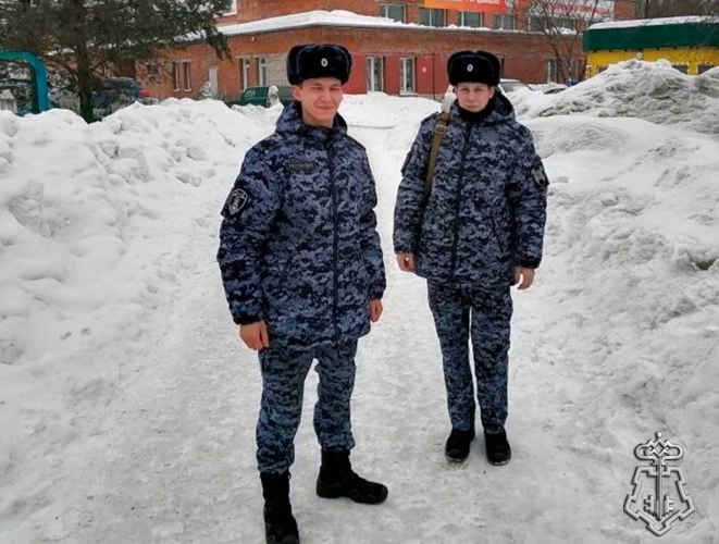 Сотрудники Росгвардии оказали помощь мужчине с резким ухудшением самочувствия на улице в Таштаголе 