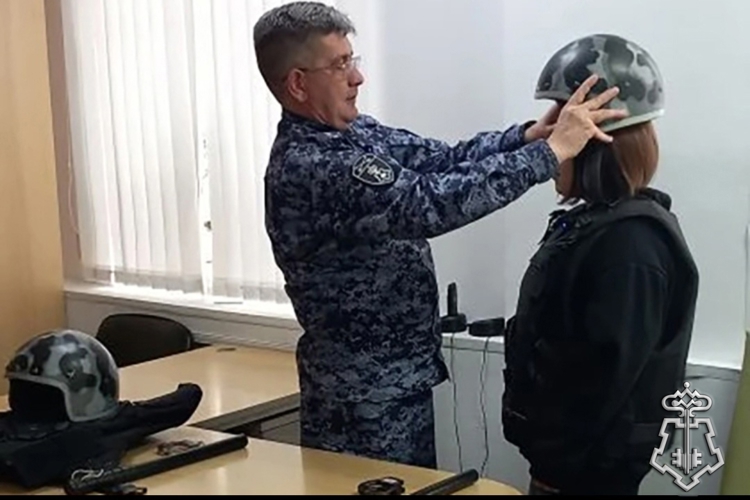 Росгвардейцы провели профориентационную встречу с кузбасскими школьниками в честь Дня Росгвардии