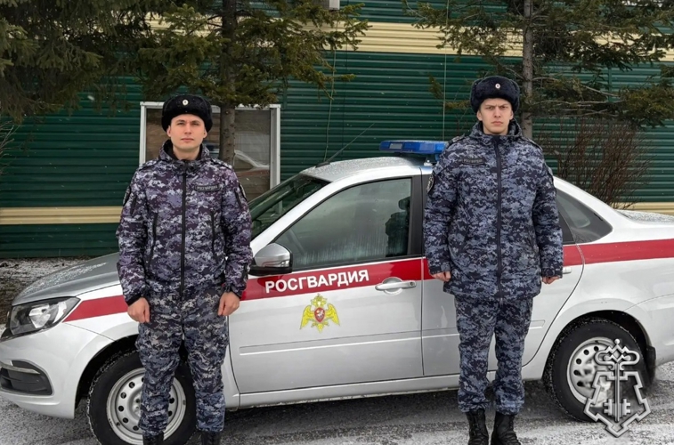 Росгвардейцы пришли на помощь мужчине в бессознательном состоянии