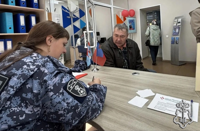 Росгвардейцы продолжают помогать кузбассовцам при трудоустройстве
