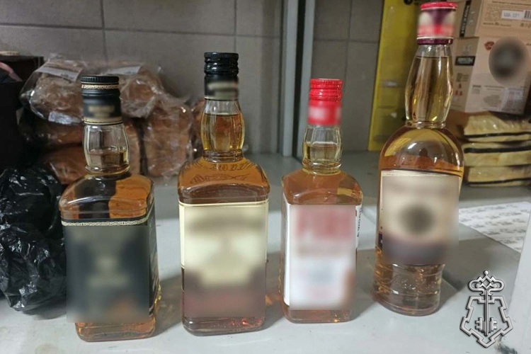 Кемеровские росгвардейцы задержали похитителя алкоголя из супермаркета
