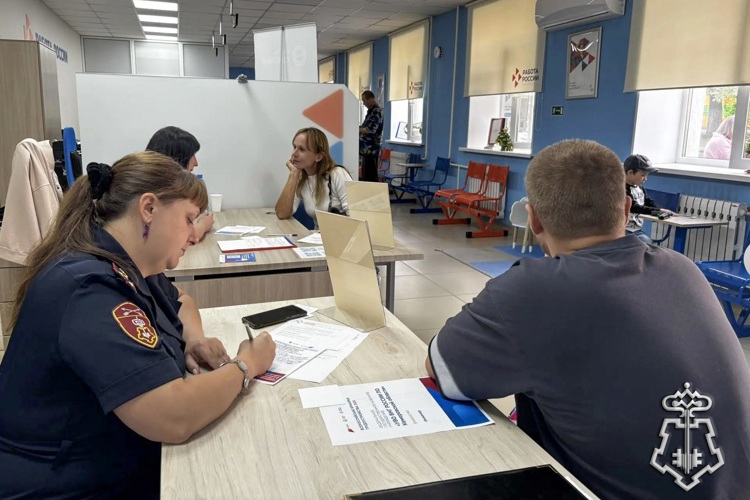 Росгвардия представила перспективные вакансии на Всероссийской ярмарке трудоустройства в Кузбассе