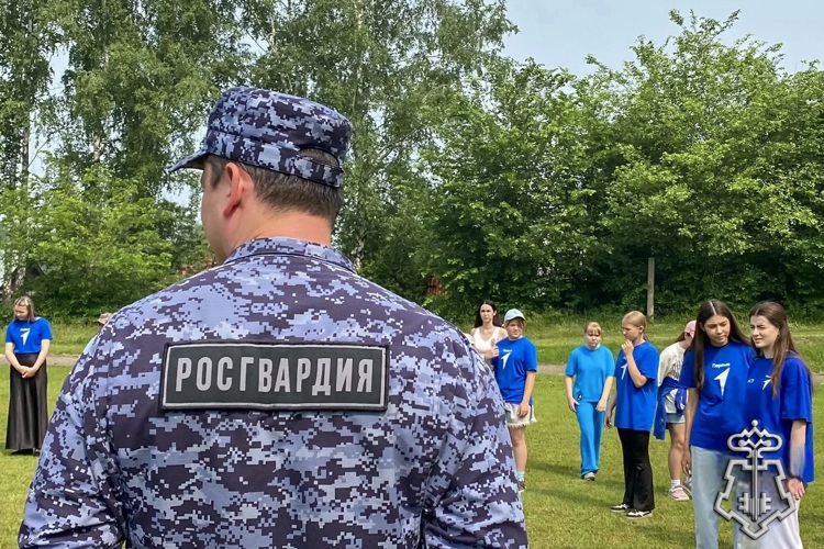 Росгвардейцы устроили для школьников профэкспедицию в рамках акции «Каникулы с Росгвардией»
