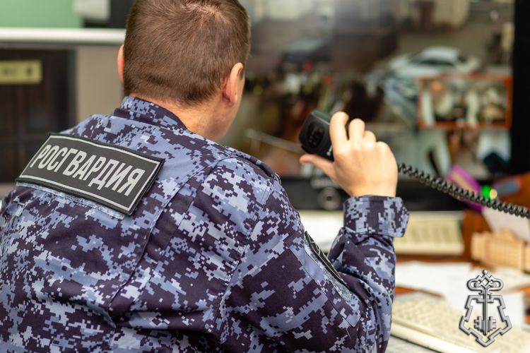 Росгвардейцы защитили новокузнечанку от агрессивного прохожего
