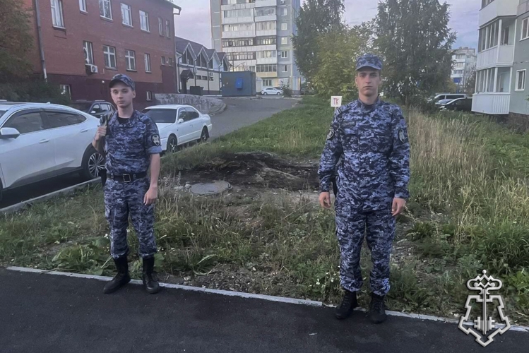 Экипаж Росгвардии помог предотвратить ущерб при возгорании в Березовском