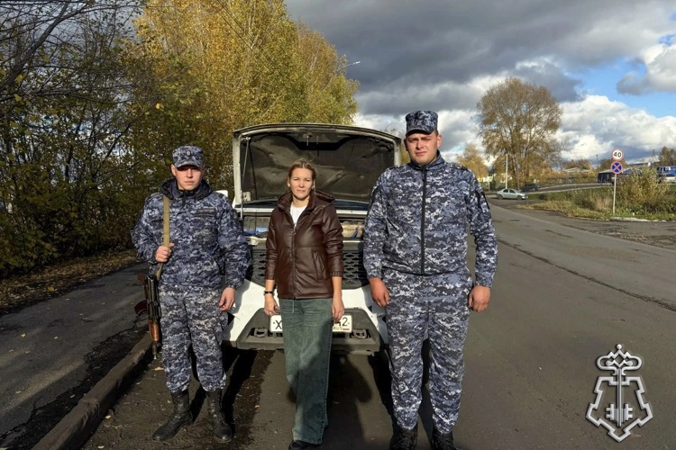 Росгвардейцы помогли автомобилистке устранить неисправность 